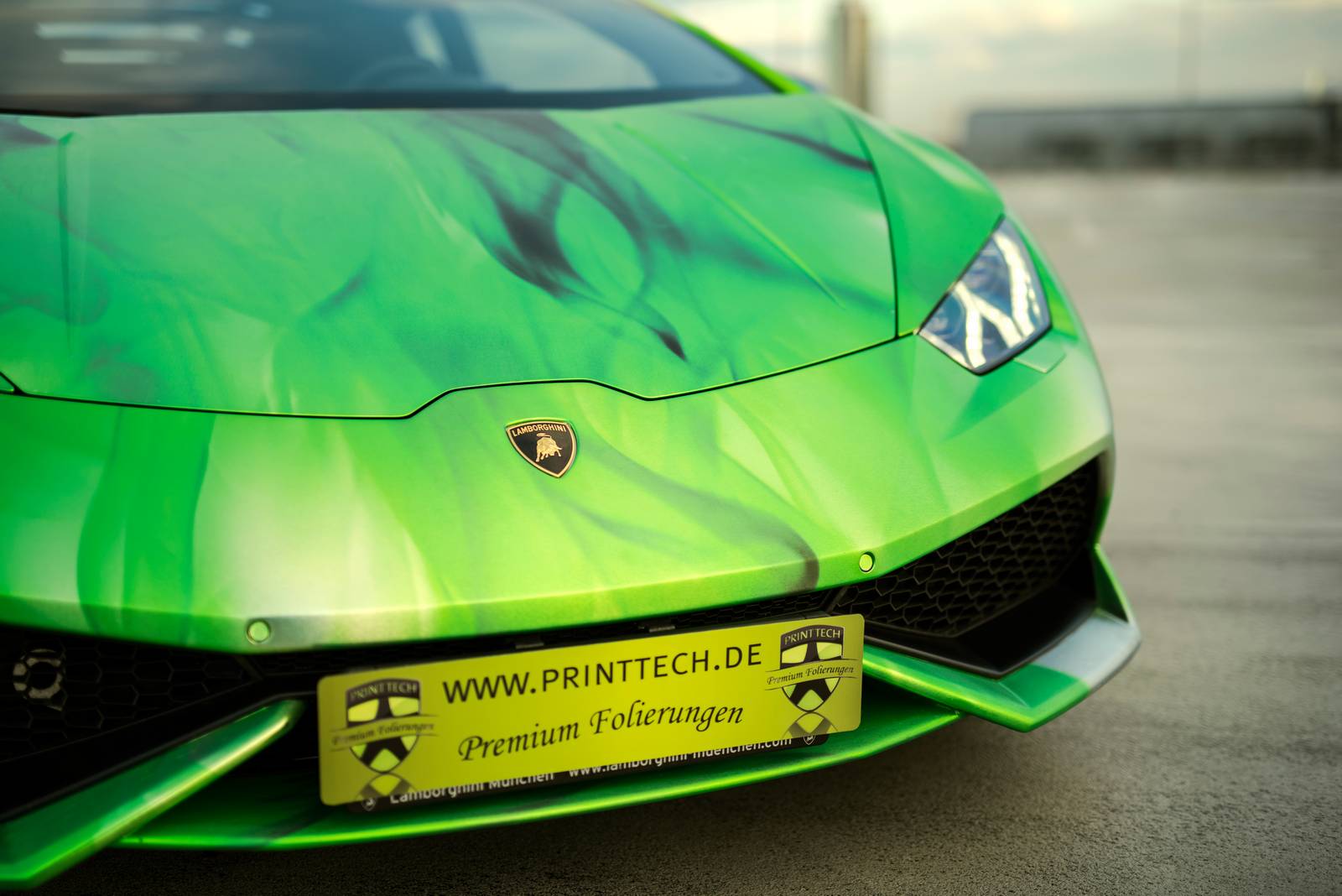 Lamborghini Huracan облаченный в триколор от Print Tech